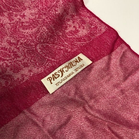 Pink Pashmina Wrap - Picture 1 of 3